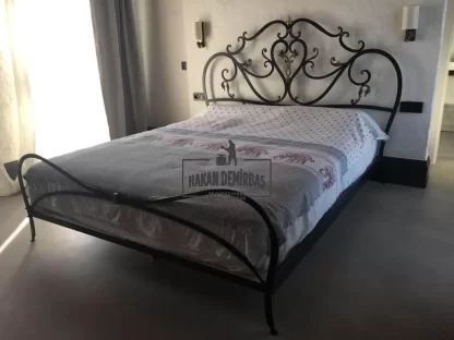 Siyah Royal Ferforje Yatak