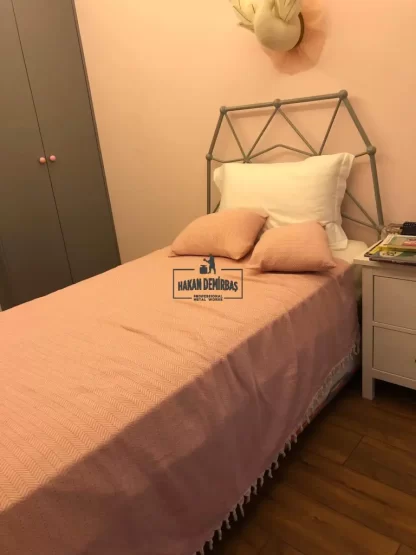 Yavrulu Tek Kişilik Kozmik Ferforje Yatak - Görsel 2