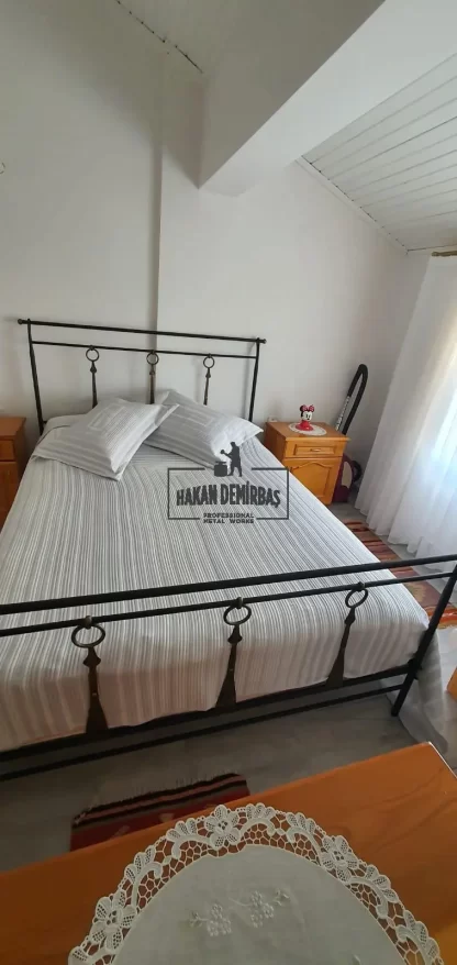 Yeni Halkalı Ferforje Yatak - Görsel 2