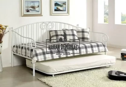 Ferforje Yataklı Kanepe